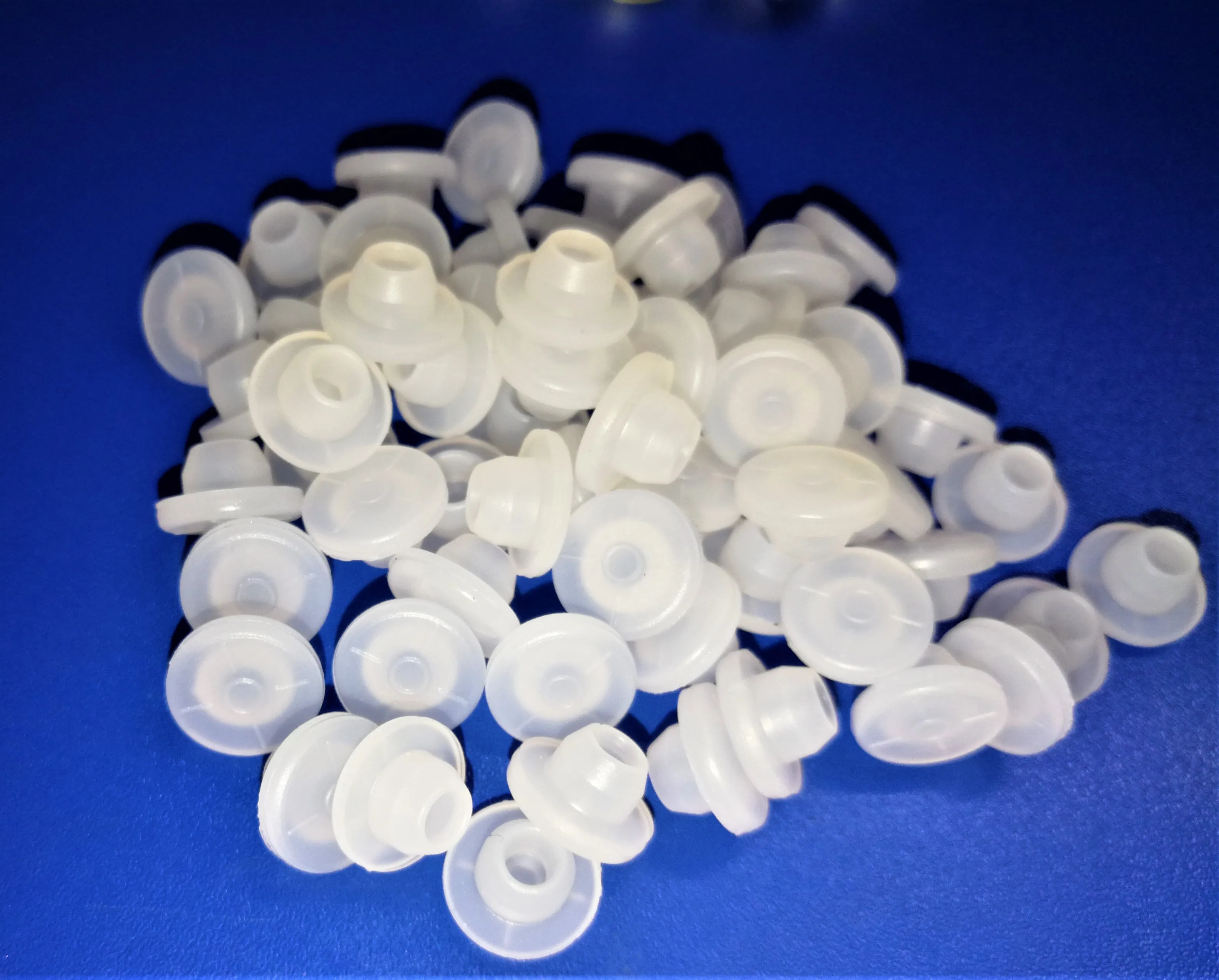 

Силиконовые и бутиловые пробки для флаконов SUNNYPK, 13 мм, 100 шт.