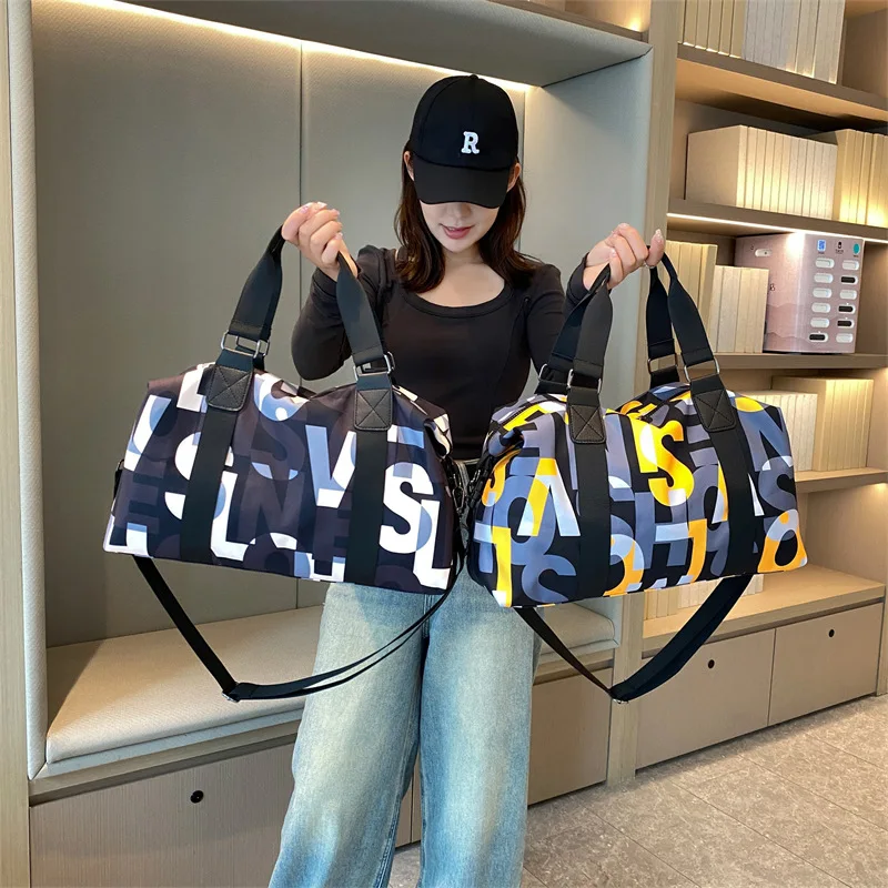 

2023 Cool Large Simple Letter Pattern Gym Bag Portable Lightweight Fitness Big Size Waterproof Travel Swimming Bag for Men Women