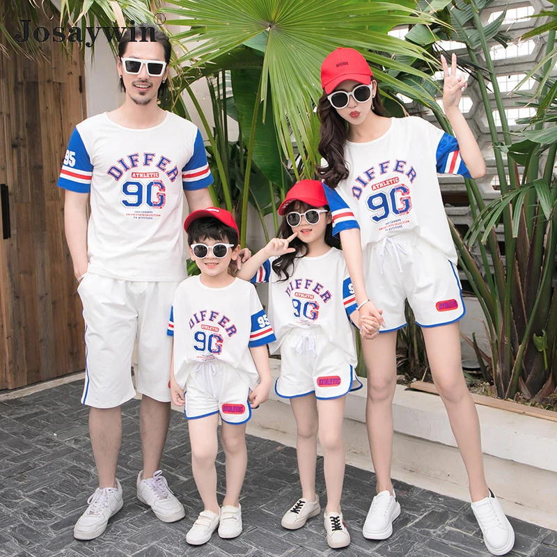 

Summer Family Clothing Sets Mother Kids Daughter Father Dresses Polo shirts Daddy Boys Family Look Outfits Parent-child Wear