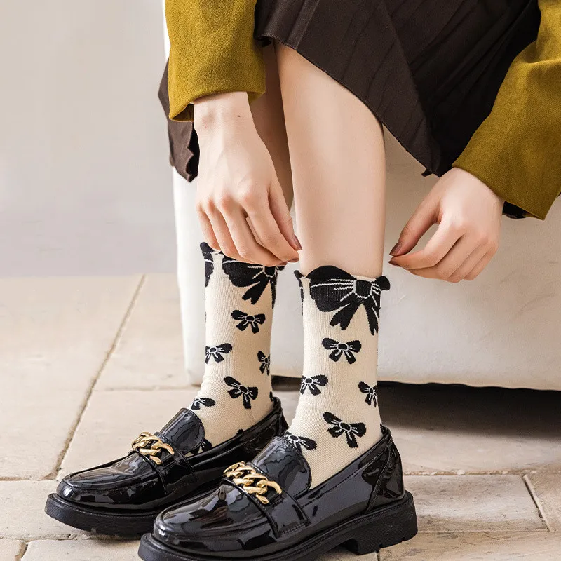 10 Pcs Vintage Women Socks Japanese Fashion Harajuku Retro Crew Socks Floral Print Sweet Girl Kawaii Cute Bow Long Socks Women