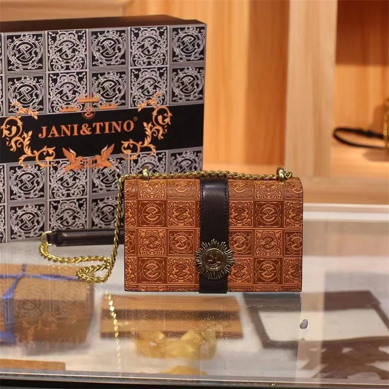 

Новинка 2023, модная сумка-мессенджер на одно плечо, Боковая Сумка на цепочке для дам, маленькие квадратные сумки, роскошные дизайнерские коше...