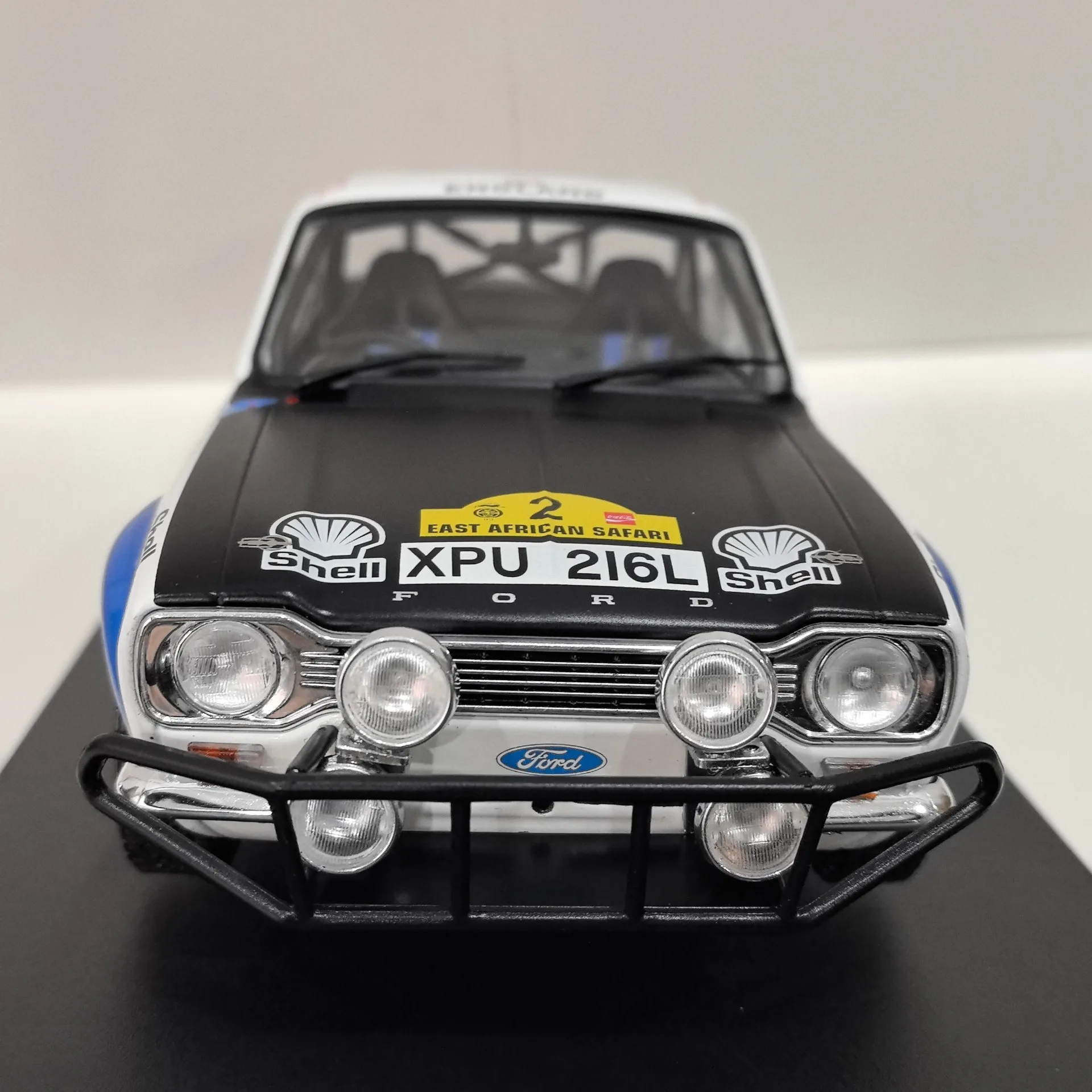 Фото Литой под давлением IXO масштаб 1/18 FORD ESCORT MK I RS1600 # Модель легкосплавного автомобиля Ford Racing 2 1973 года №5