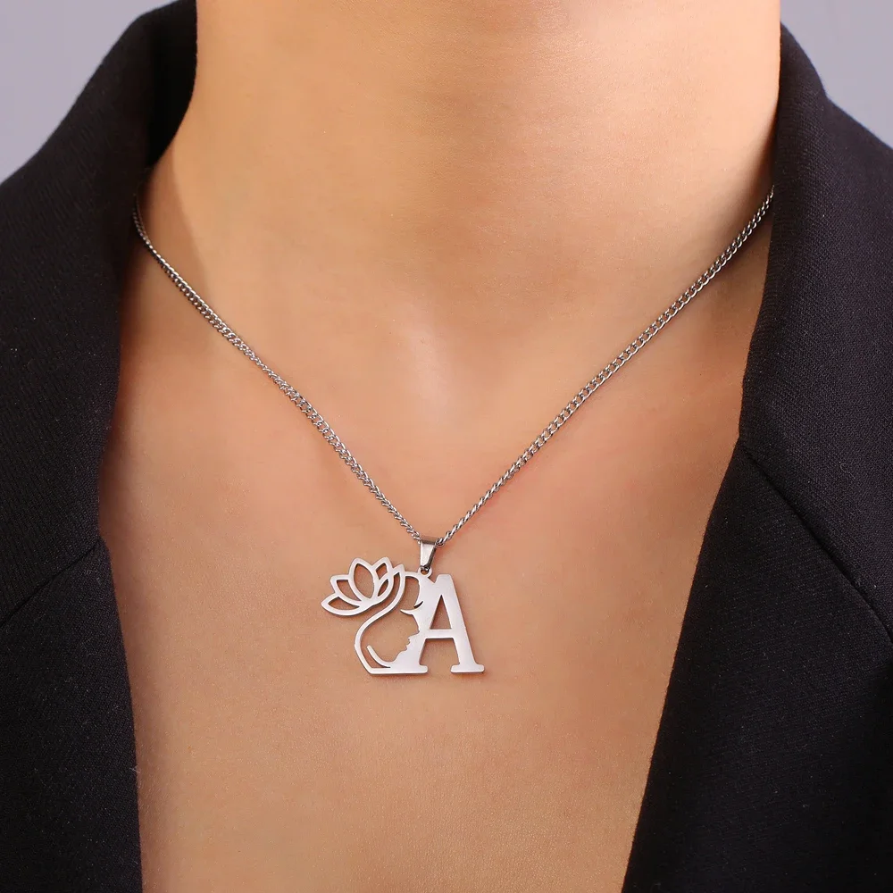 А - Z инициалы лотос кулон ожерелье леди нержавеющая сталь дама боковые украшения