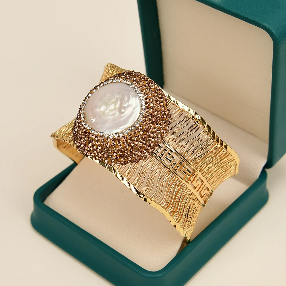 Женский браслет с фианитом