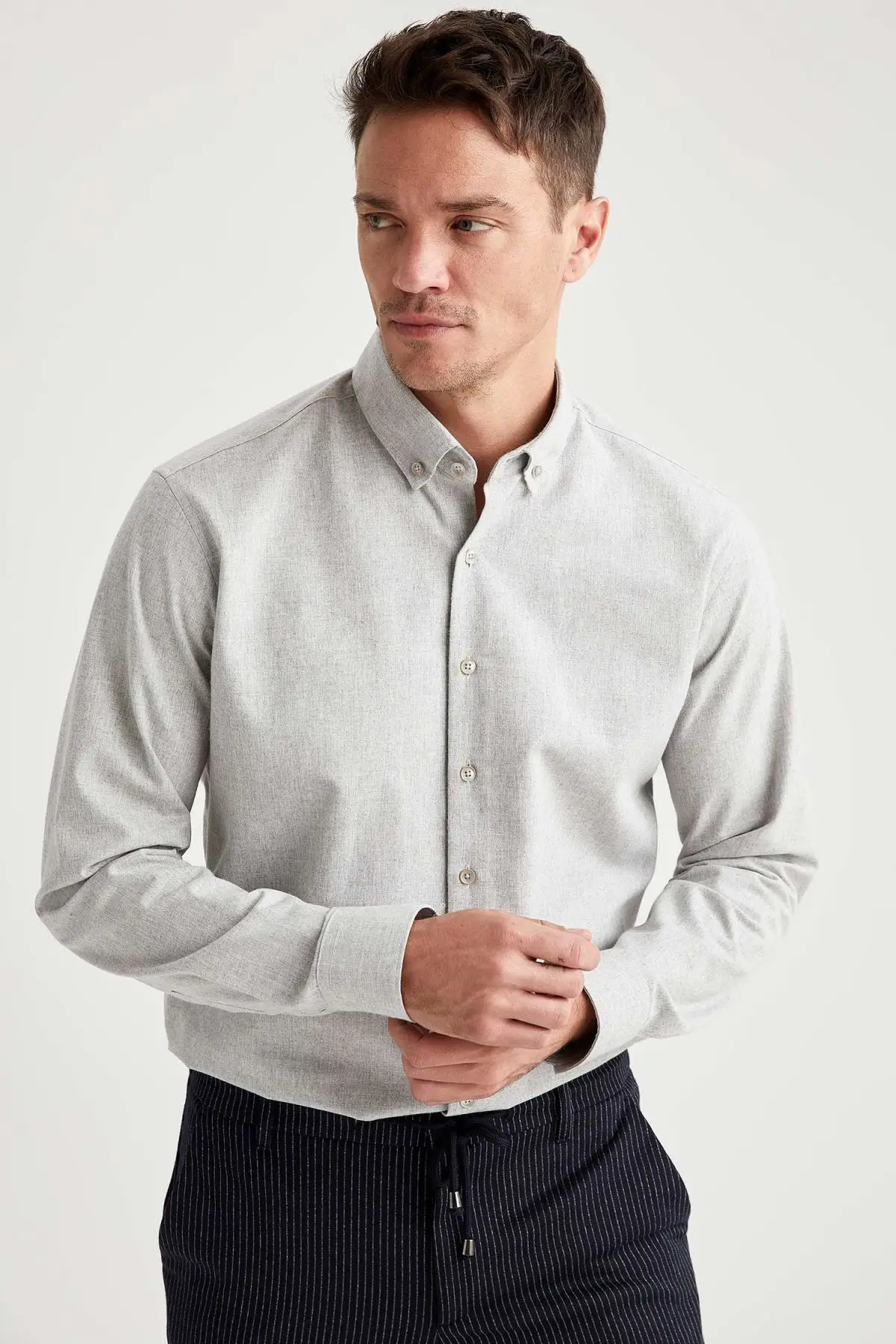 

Классическая рубашка с длинным рукавом