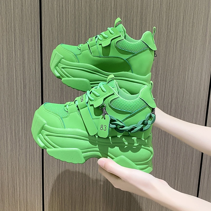 Зеленый модные кроссовки 2022.