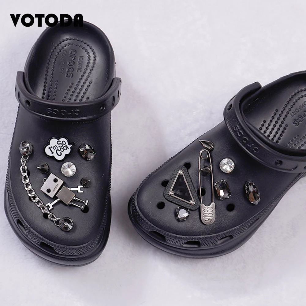 Punk Metal Robot Pin Croc Charms Rhinestones Rivet Chain Shoe Decoration Charm CROC JIBZ Clogs DIY DECOR Kids Women Girls Gifts