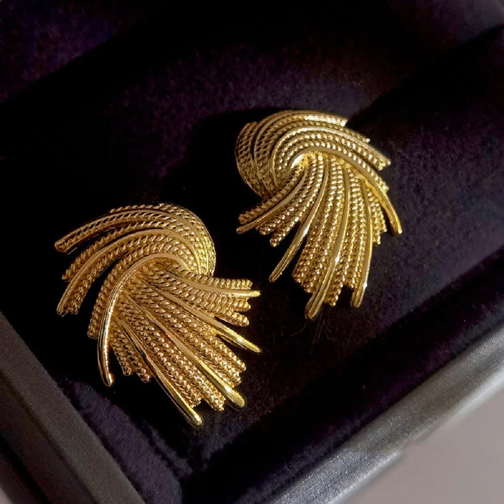 

Retro Exaggerated Braided Stud Earrings For Women Personality Ladies Versatile Earrings Party Gifts Wholesale Direct Selling