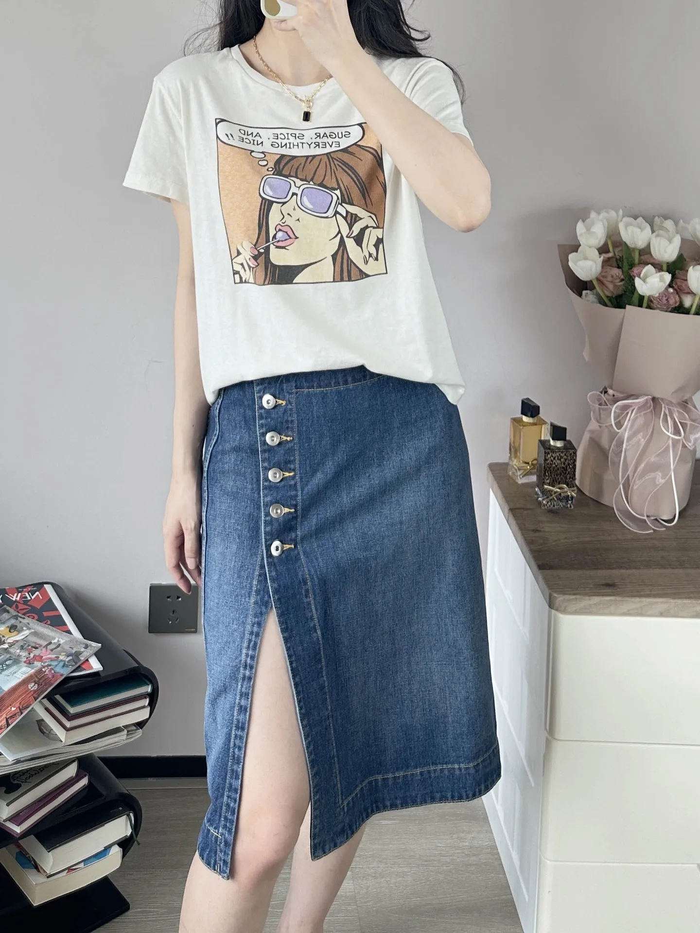 

Женская футболка свободного кроя с принтом