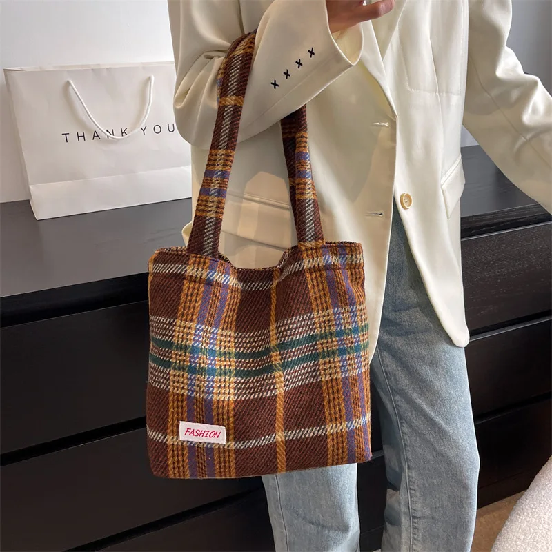 

Vintage Color Contrast Checkered Bag New Niche High Sense Tote Bag Large Capacity Versatile Shoulder Bag