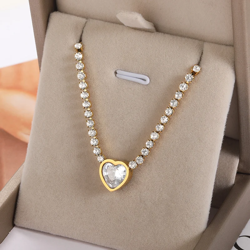 

New Design Heart Shaped Pendant Necklace Aesthetics Delicate Girl Heart Necklaces Cute Clover Vintage Choker Chain Jewelry Gift