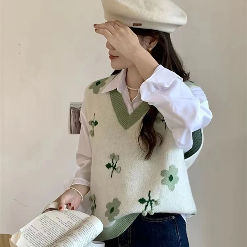 Женский весенний шикарный зеленый вязаный жилет с цветочным принтом белые