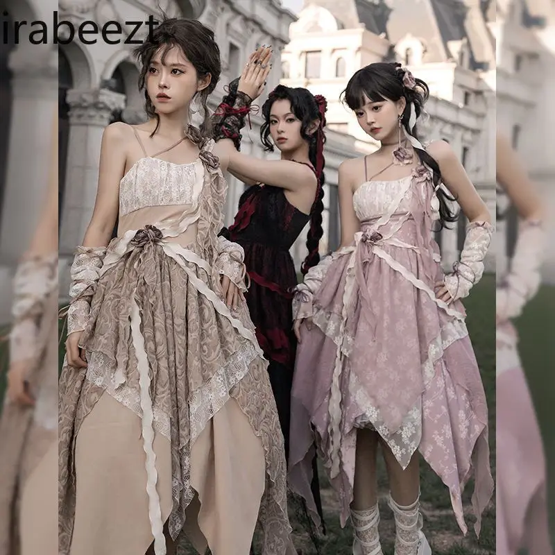 Платье с регулируемыми бретельками и асимметричным подолом в стиле пэчворк