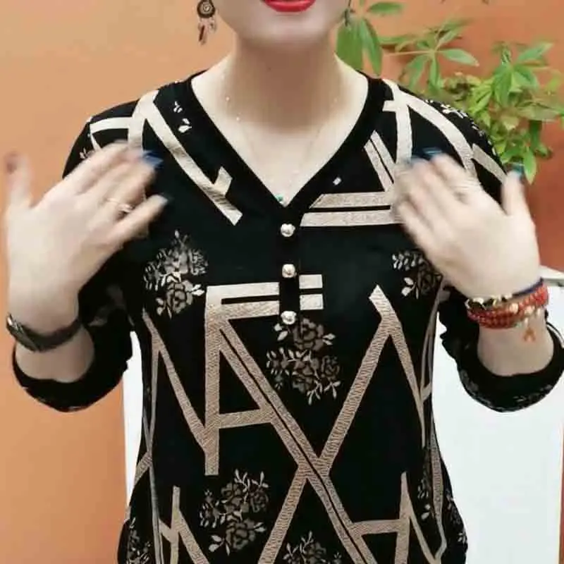 Рисунок 2 - Футболка женская с длинным рукавом