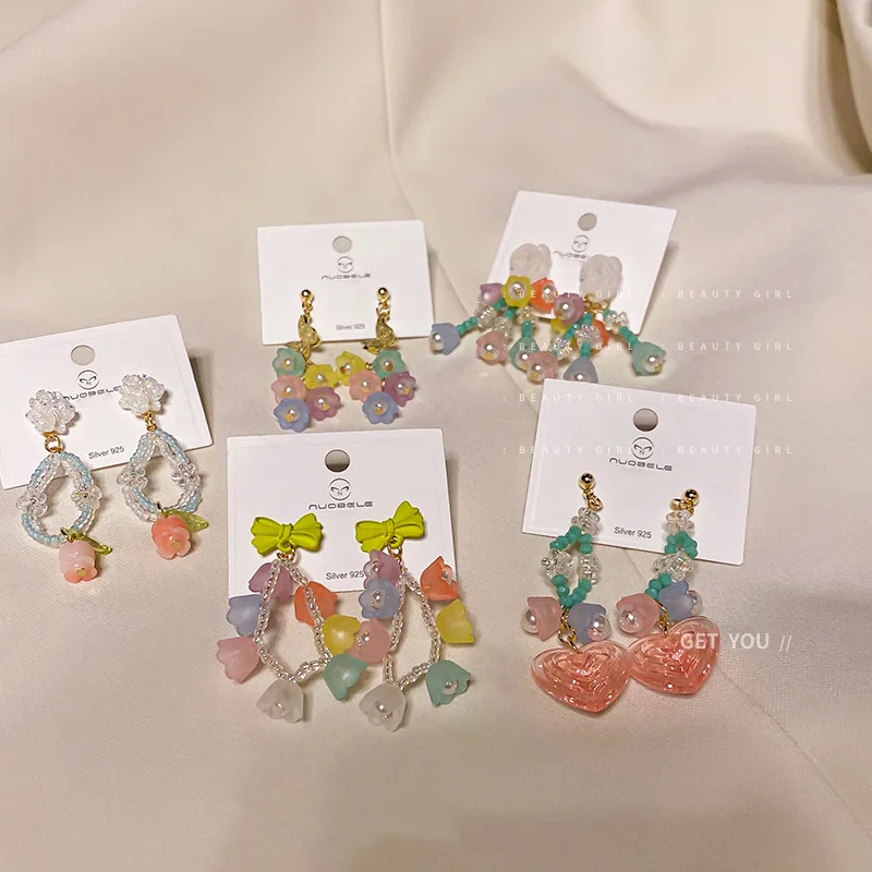 

Silver Needle Butterfly Pearl Lily Of The Valley Flower Earrings Small, Fresh And Sweet Girl Heart Versatile Design