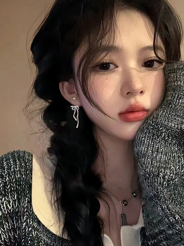 Серьги с бантом из ленты легкие роскошные высококачественные серьги новинка 2024