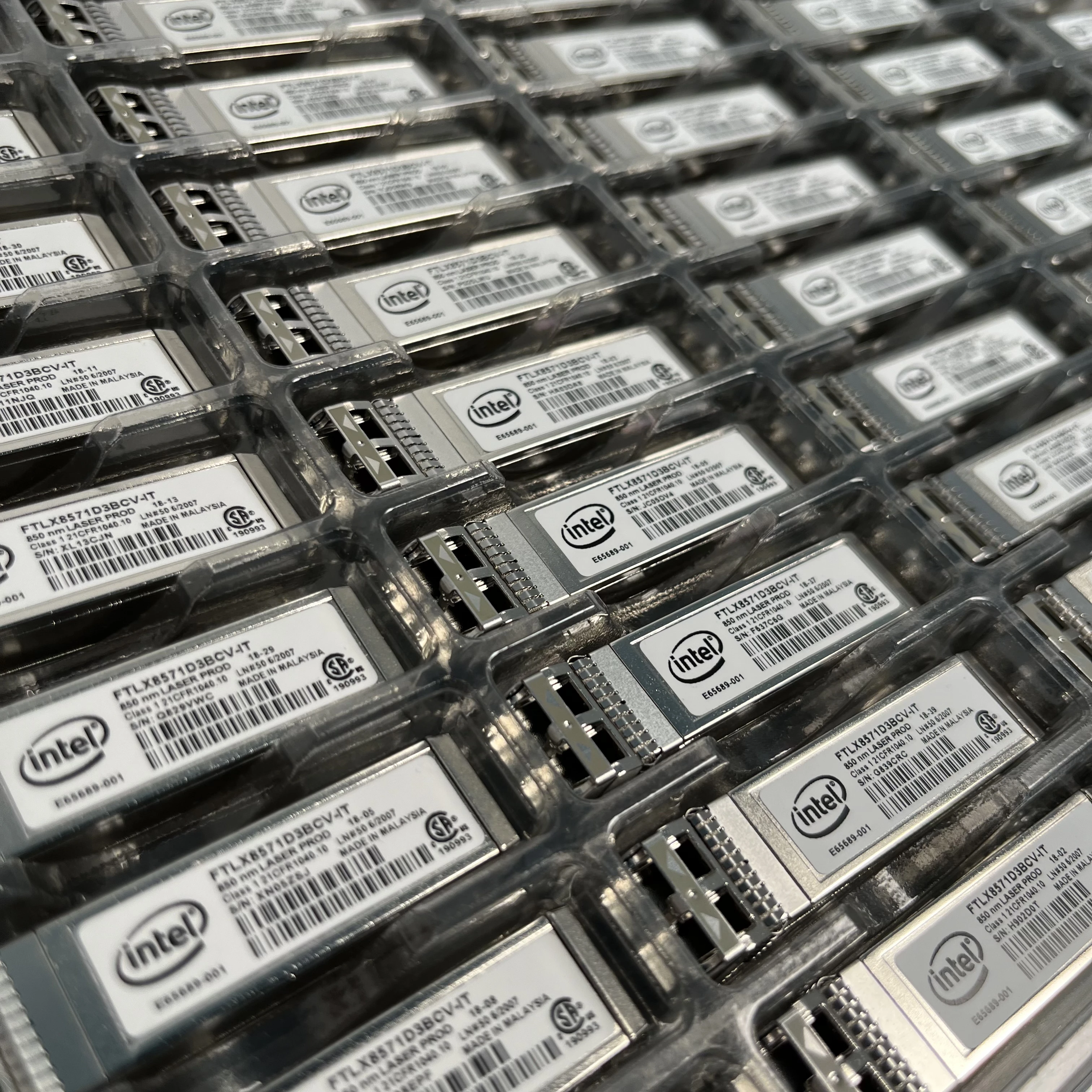 E10GSFPSR FTLX8571D3BCVIT1 & AFBR-709DMZ-IN2 INTEL 10GB SR SFP DELL Y3KJN 0Y3KJN Optical Transceiver Module