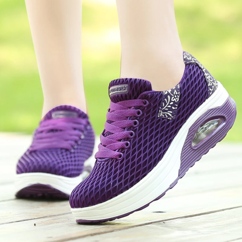Light Casual Sport Shoe for Women Large Mesh Breathable Tennis Training Footwear Outdoor Air Cushion Cushioning Chunky Sneakers