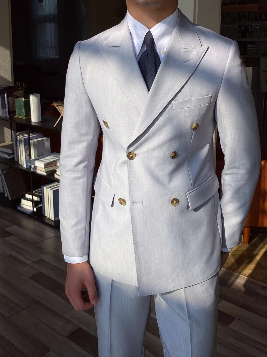 Рисунок 6 - Костюм мужской двубортный в ретро стиле