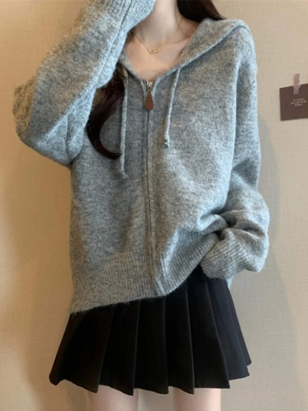 Утолщенный вязаный свитер на молнии с капюшоном для женщин осень и зима модный