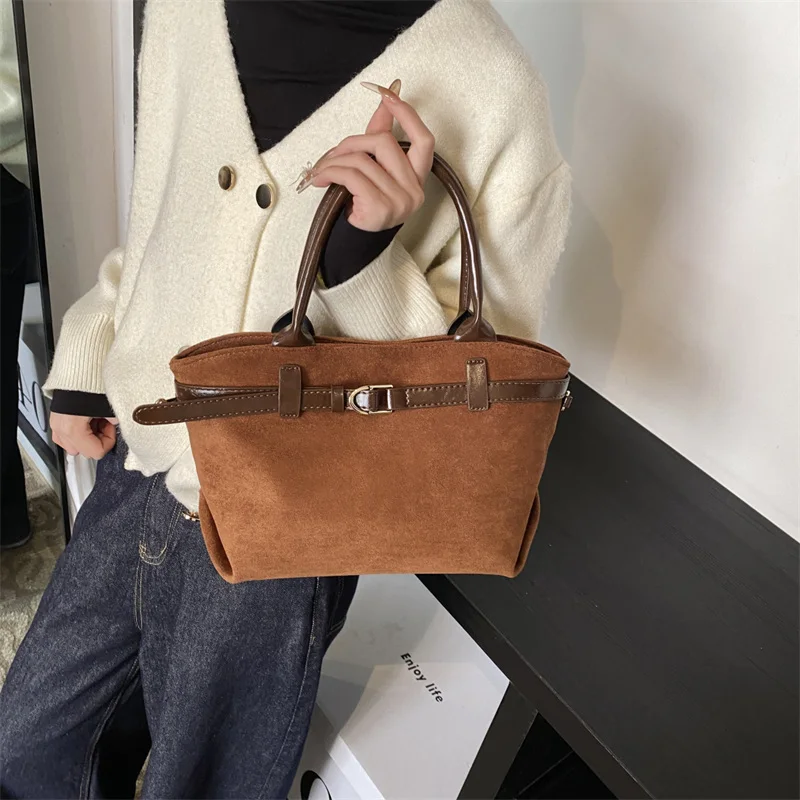 Пригородные сумки с верхней ручкой для женщин искусственная замша коричневая