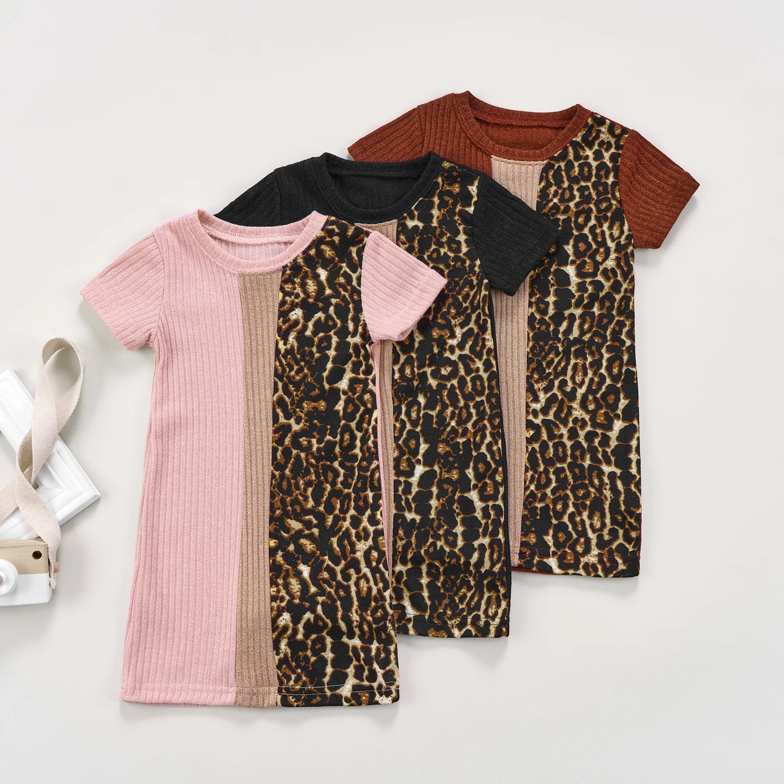 Летнее платье для маленьких девочек лоскутного покроя с коротким рукавом и