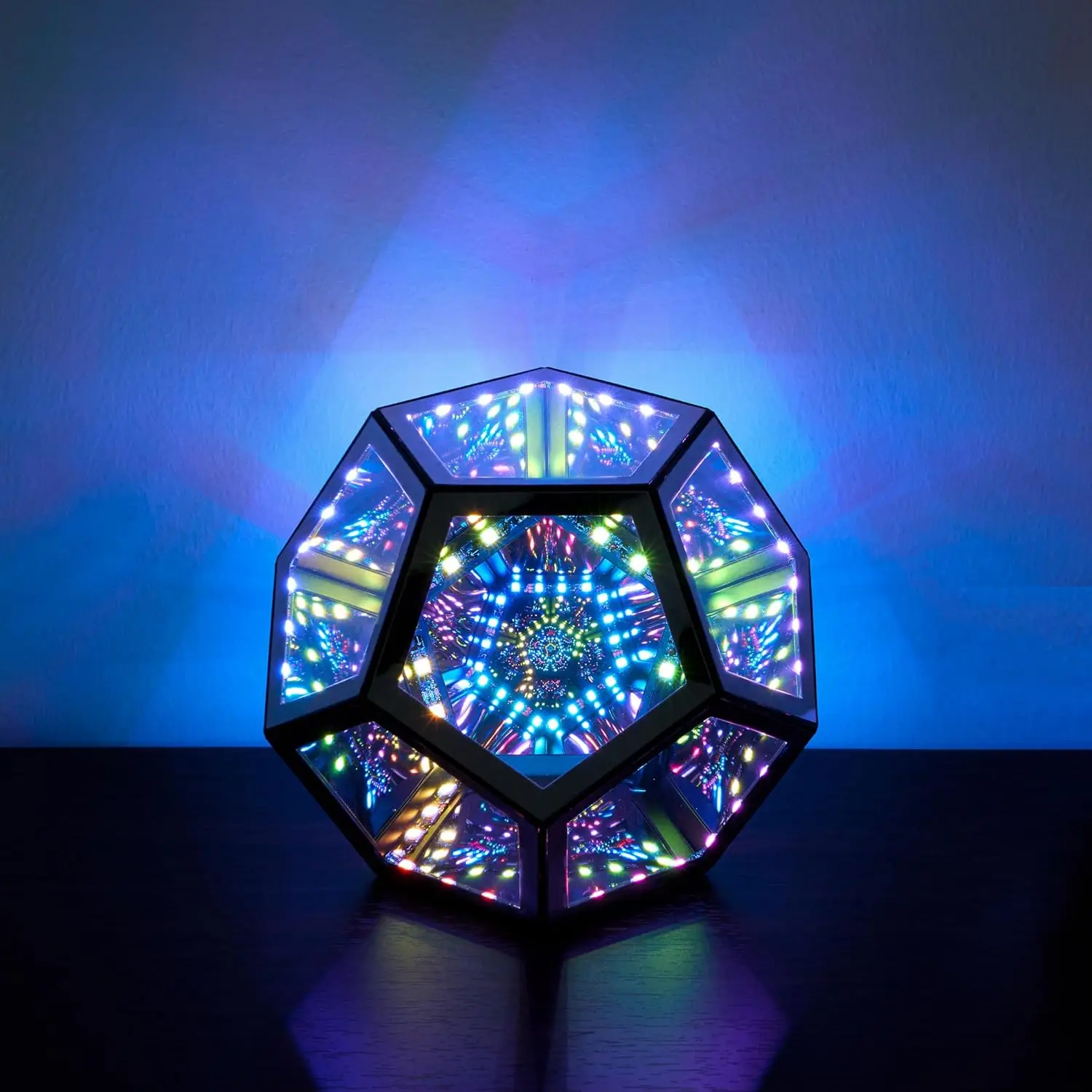 

Dodecahedron Gaming Light, Cool RGBW Led Desk Table Lamp Light for Bedroom Gaming Room Decor, Unique Colorful Mood Changing Ambi