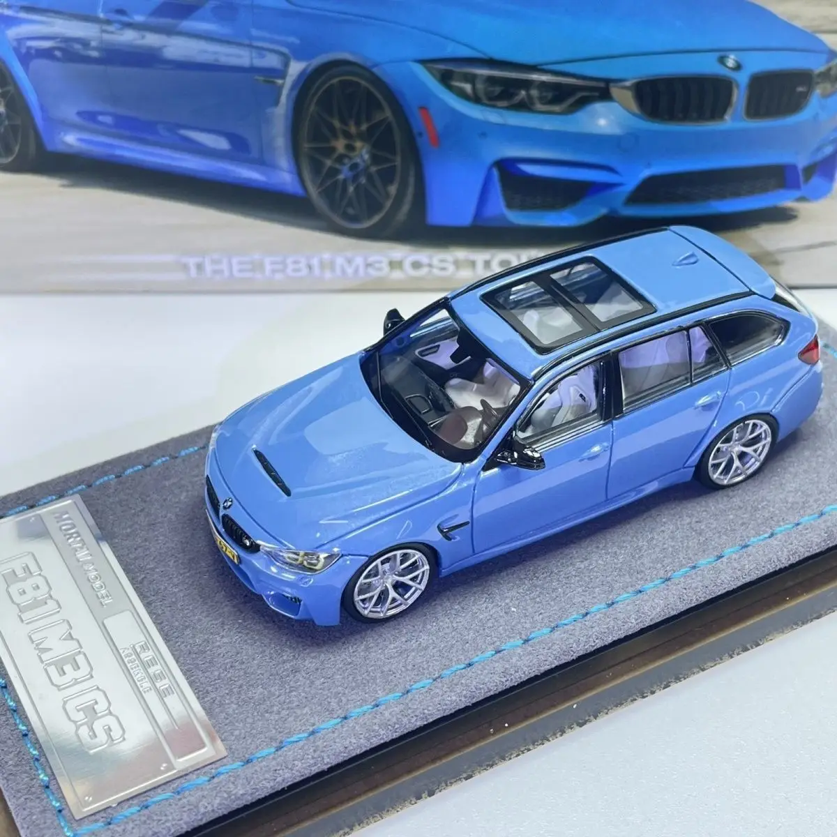 Фото Коллекционная модель автомобиля Mortal 1:64 BMW M3 F81 Crock Pot Hunting, перламутрово-белая, из сплава №1