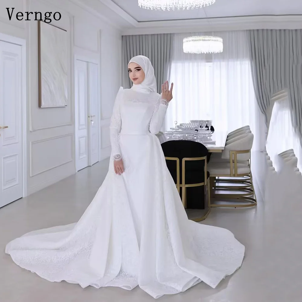 Verngo Lvory Кружевное свадебное платье с длинными рукавами и съемным хвостом