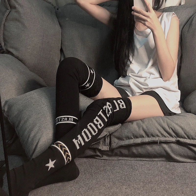 New GOLF socks ladies stockings Golf knee-length socks can be matched with short skirts.