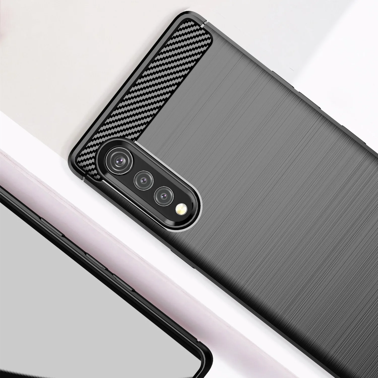 Матовый чехол из ТПУ Lg 3 2018 отражающий противоударный для телефона с защитой от