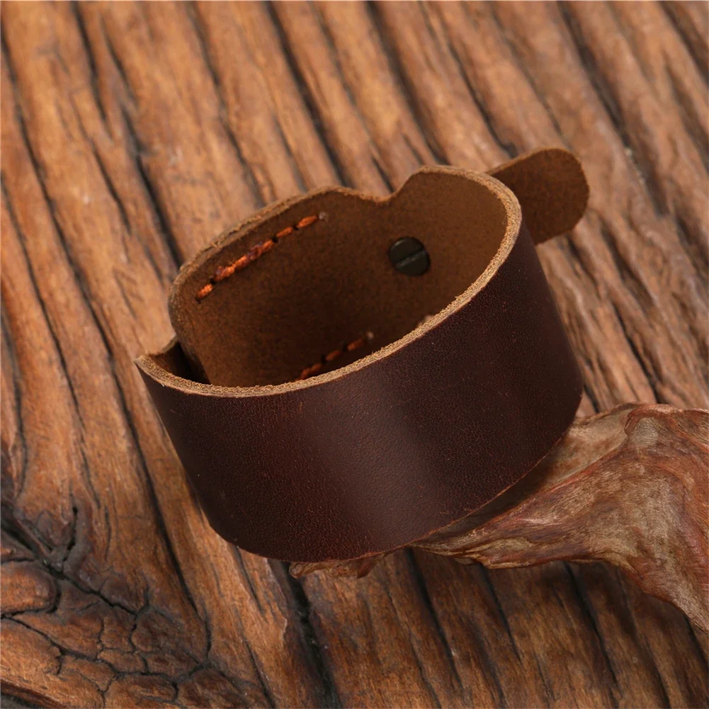 Мужской классический кожаный браслет коричневый регулируемый размер однотонный