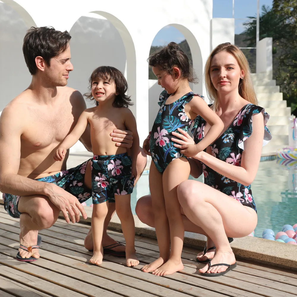 

2022 New Family Matching One Piece Swimsuit Women Floral Mother Daughter Father Son Children's Swimwear Bathing Swimming Suit