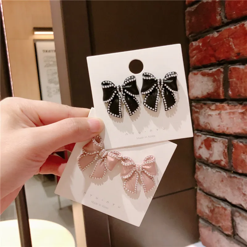 

Korean Fashion Jewelry Luxury Romantic Enamel Pearl Bow Bowknot Metal Butterfly Stud Earrings Party Accessories Gifts for Women