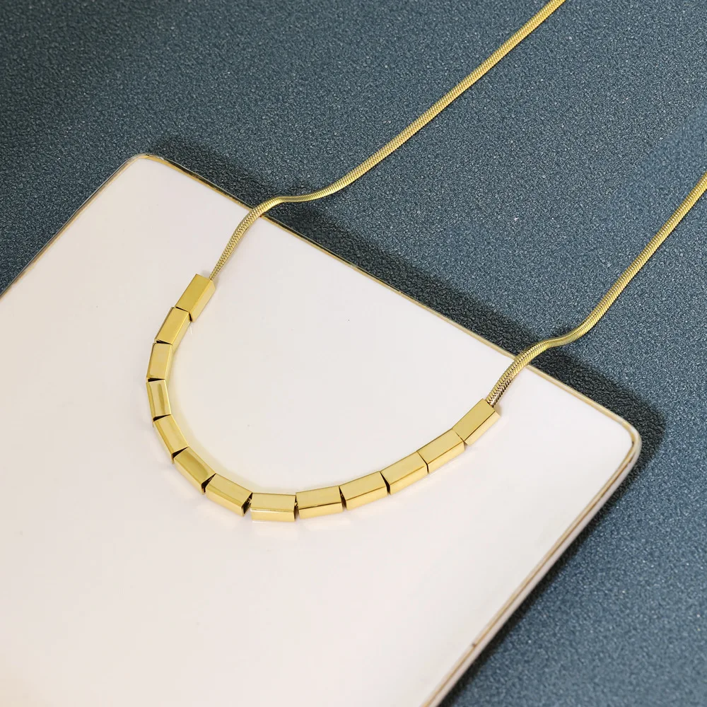 

Perfso european and American Fashion New Style Hollow Tube Flat Snake Necklace Women's Wild Clavicle Chain Pendant