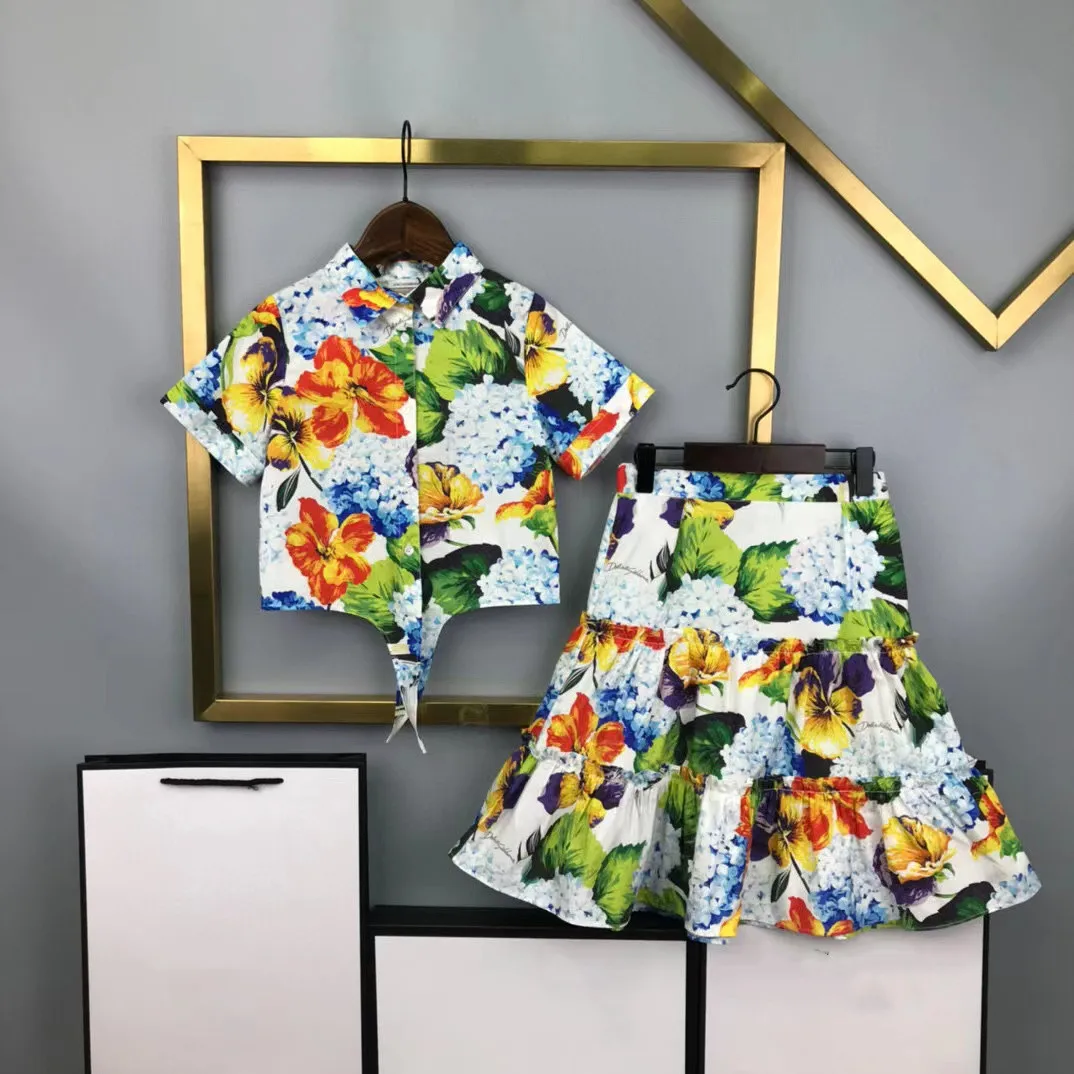 

2022 Summer New Classic Printed Short Sleeved Shirt + Printed Skirt 2-Piece Set Women's High-End Vacation Leisure Suit 3 4 6 8 1