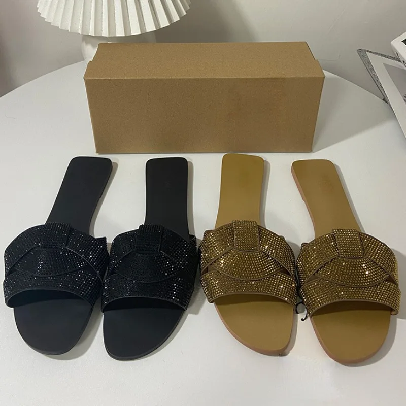 Шлепанцы женские на плоской подошве брендовые дизайнерские блестящие сандалии с