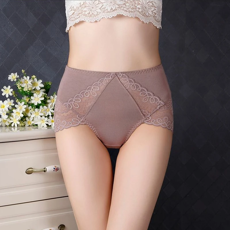 Рисунок 5 - Розовые Красные кружевные трусики