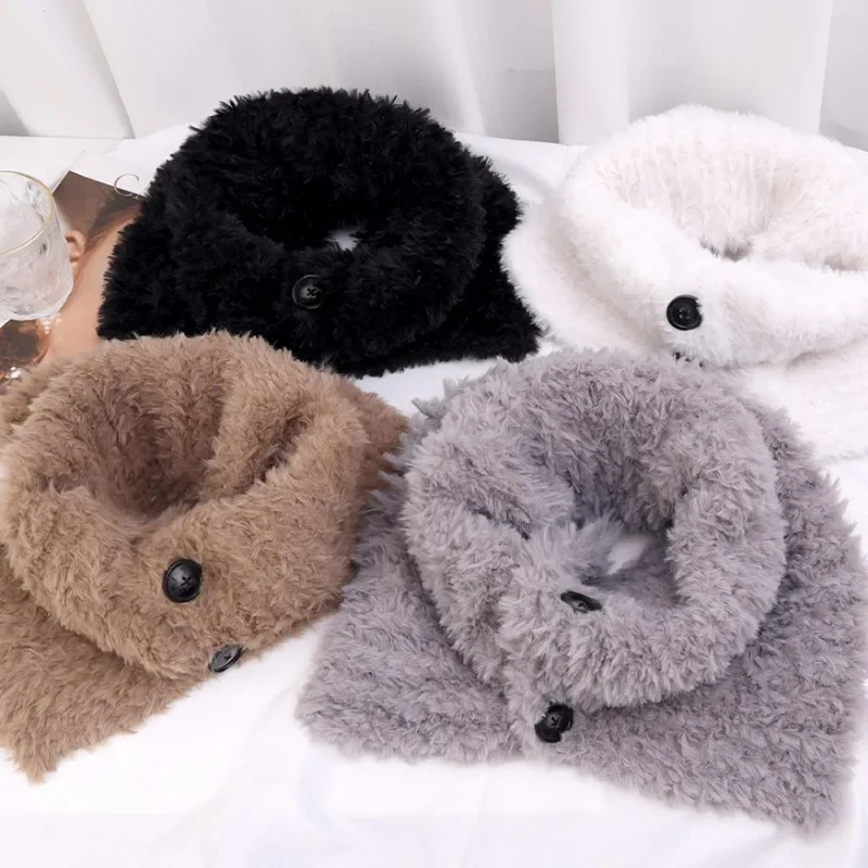 Женский вязаный пуловер с имитацией воротника на пуговицах