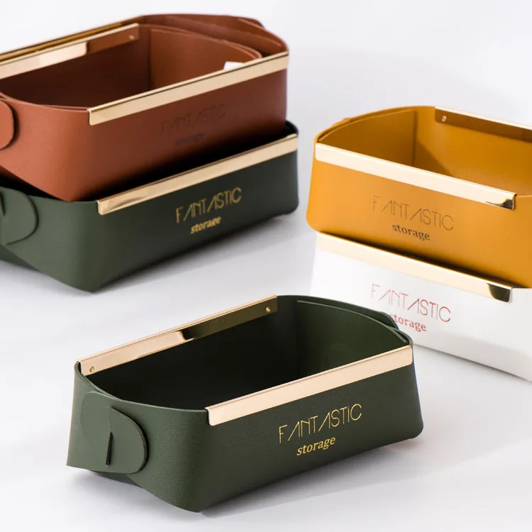 

Cosmetics storage box, entrance key, new products, daily necessities, creative household products on the table