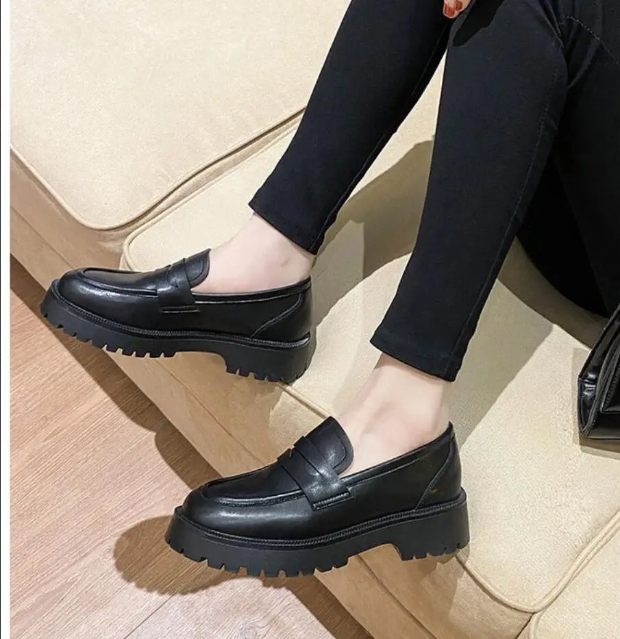 Fashion Spring Casual Women Shoes Platform PU Leather Flats Slip-On Mom Shoes Preppy little white shoes for women Large size