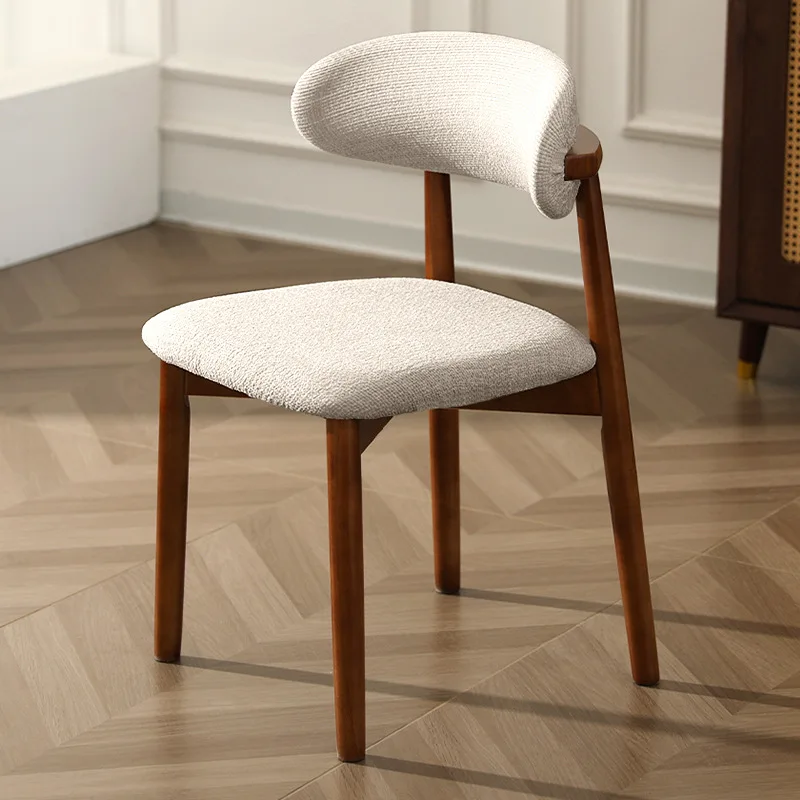 

Эластичные чехлы для стульев в скандинавском стиле