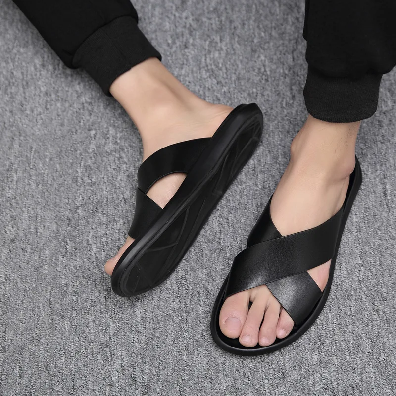

2023 Summer Beach Slippers Men Shoes Black Flat Leather Summer Shoes Holiday Male Footwear Non-slip Brand Man Slippers N038