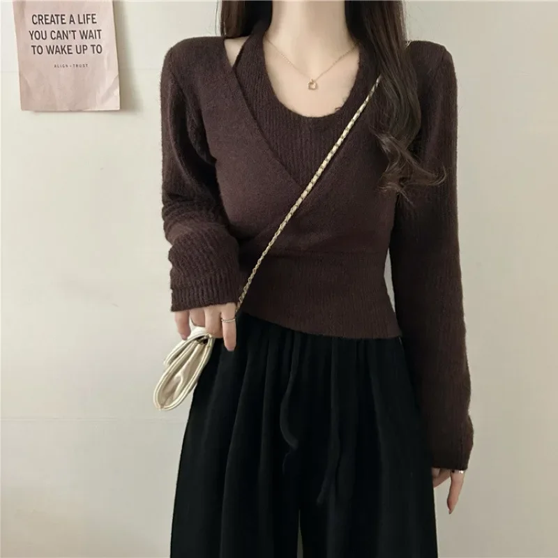 Design SensibilityNiche Two-Piece Illusion Sweater Long Sleeve Knitted Top Women's Autumn 2024 New Popular Pure Desire Cropped T