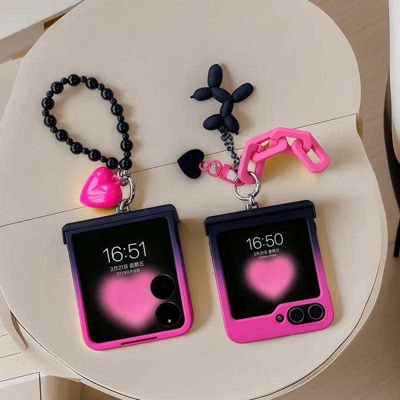 Фото Чехол-цепочка с черной розой и градиентом Love Dog для Samsung Galaxy Z Flip 7 6 5 4 3 для Motorola Razr 50 60 Ultra Xiaomi Mix Flip 2 №1