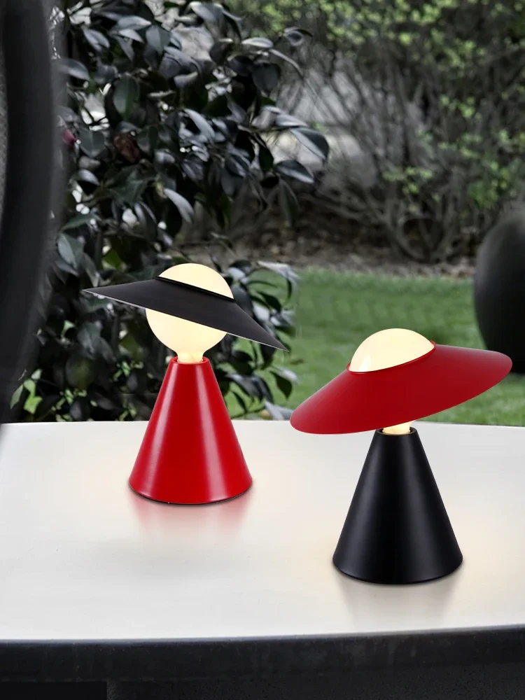 Настольная лампа простой прикроватный светильник для спальни индивидуальный