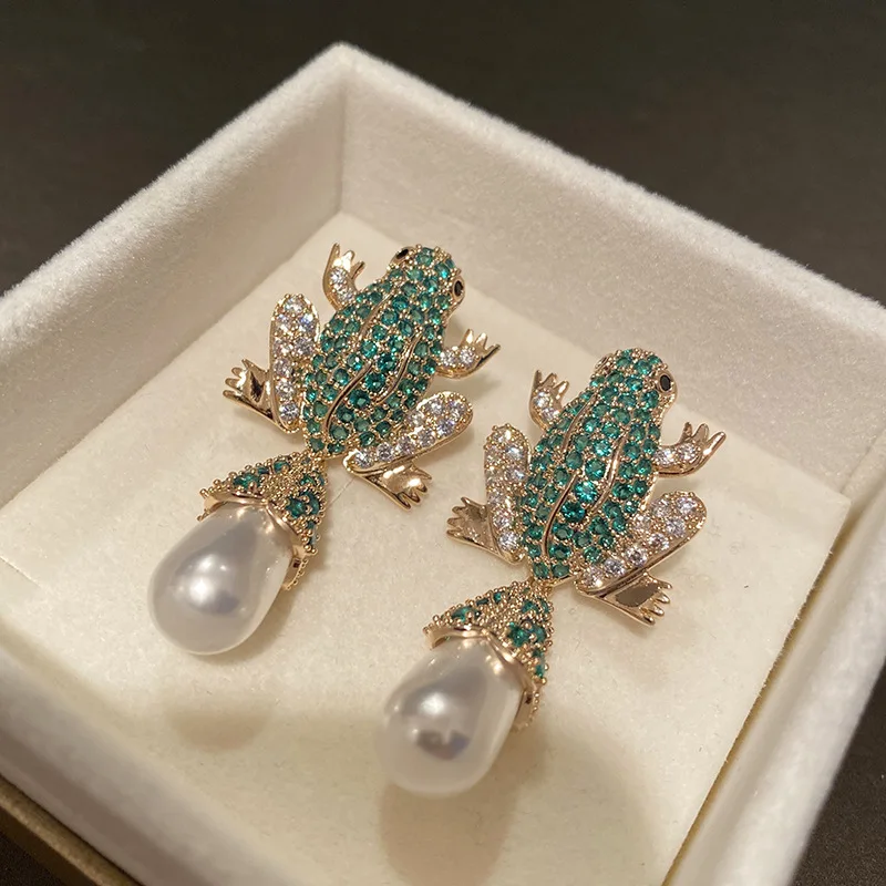 

Gold Silver Frog Pearl Green Cubic Zircon Earrings Pendant Vintage Jewelry Fashion Luxurious Cartoon Give Gift Friend Trendy