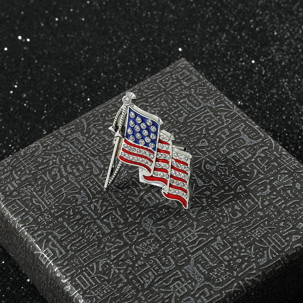 

American Independence Day Flag Brooches USA Flag Enamel Rhinestone Lapel Pins For Women Men Fashion Badges Clothes Accessories