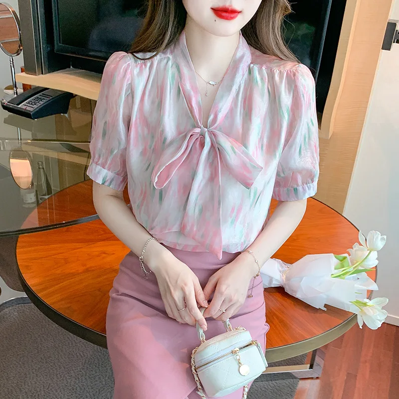 Рисунок 2 - Блузка женская с бантом