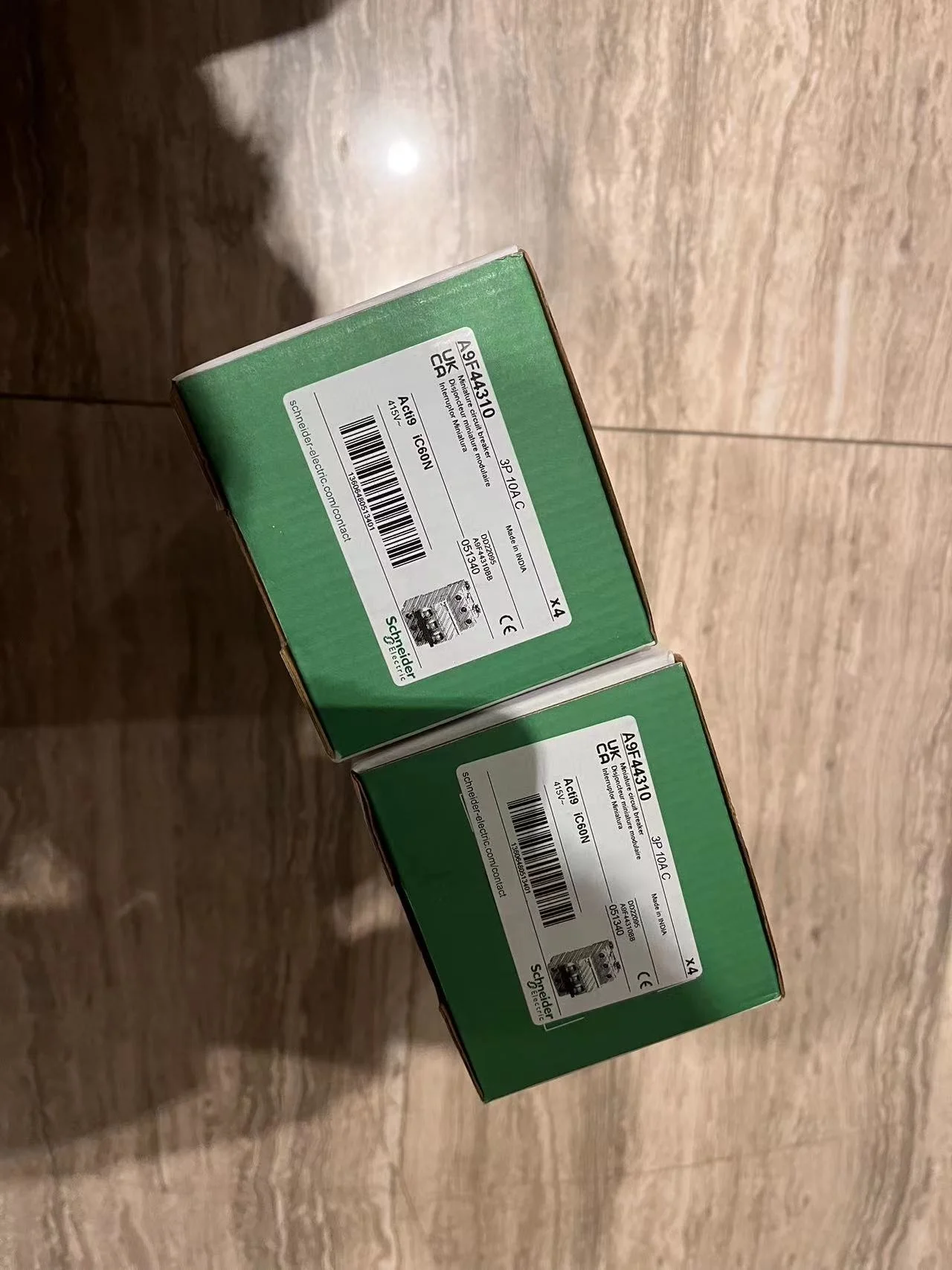 Автоматический выключатель A9F44310 — совершенно новый 3P 10A MCB Acti9 IC60N C оригинальный в